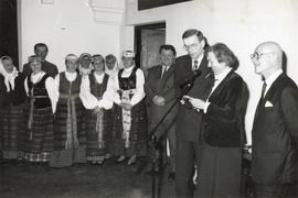 Fotografia  czarno-biała (odbitka)  z otwarcia wystawy pt. "Starożytności Litwy" w Pańs...