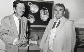 Fotografia  czarno-biała (odbitka)  z otwarcia  wystawy pt. "Człowiek minionego tysiąclecia&...