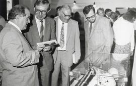 Fotografia  czarno-biała (odbitka)  z otwarcia  wystawy pt. "Człowiek minionego tysiąclecia&...