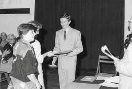 Fotografia  czarno-biała (odbitka)   z zakończenia konkursu na - "Najciekawsze Wydarzenie Mu...