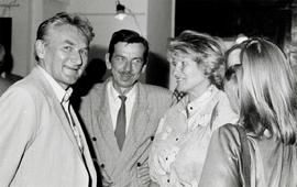 Fotografia czarno-biała (odbitka) z otwarcia wystawy pt. "Człowiek minionego tysiąclecia&quo...