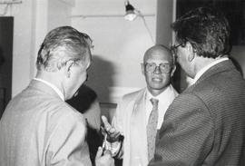 Fotografia  czarno-biała (odbitka)  z otwarcia  wystawy pt. "Człowiek minionego tysiąclecia&...