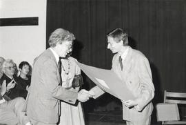 Fotografia  czarno-biała (odbitka)   z zakończenia konkursu na - "Najciekawsze Wydarzenie Mu...