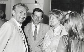 Fotografia  czarno-biała (odbitka)  z otwarcia  wystawy pt. "Człowiek minionego tysiąclecia&...