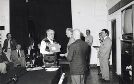 Fotografia  czarno-biała (odbitka)   z zakończenia konkursu na - "Najciekawsze Wydarzenie Mu...